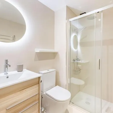 Newly Renovated, Sea View + Walk To Rdr381 Apartment