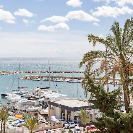 Newly Renovated, Sea View + Walk To Rdr381 Apartment