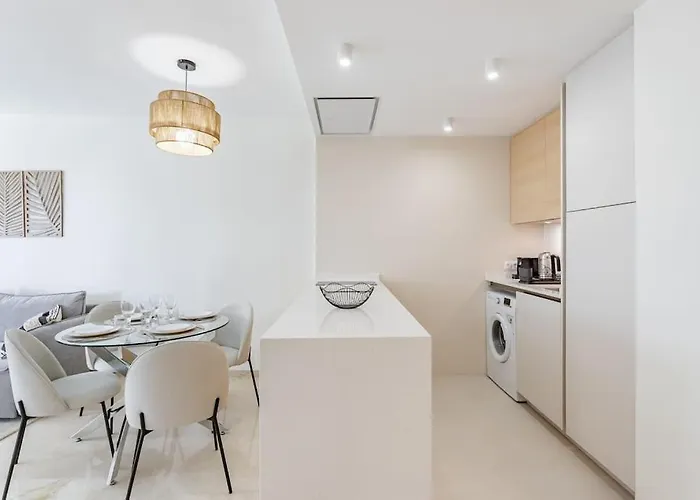 Newly Renovated, Sea View + Walk To Rdr381 * Estepona