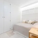 Newly Renovated, Sea View + Walk To Rdr381 *