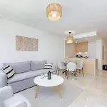 Newly Renovated, Sea View + Walk To Rdr381 Estepona